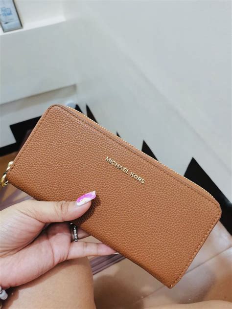 michael kors envelope monogram wallet camel|Jordi 3.